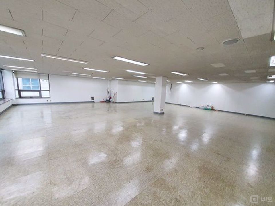 ★쾌적하고 깔끔한 대로변 사무실 용도 공실 안내★ 매물의 5번째 사진