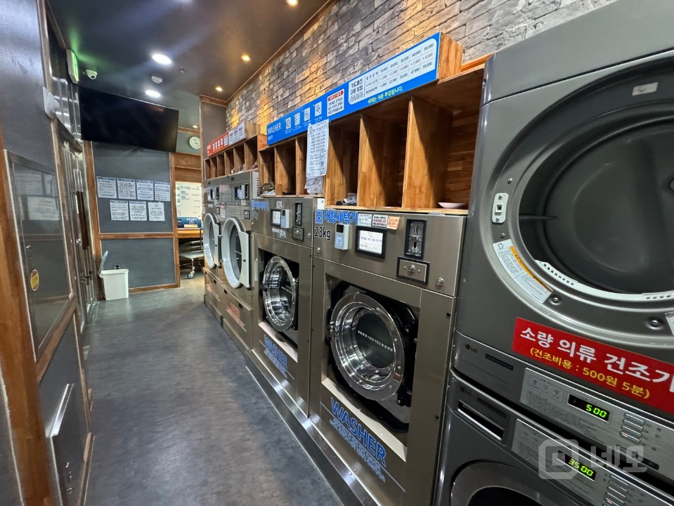 상봉이마트인근 신축급 1층 무권리 상가  매물의 1번째 사진