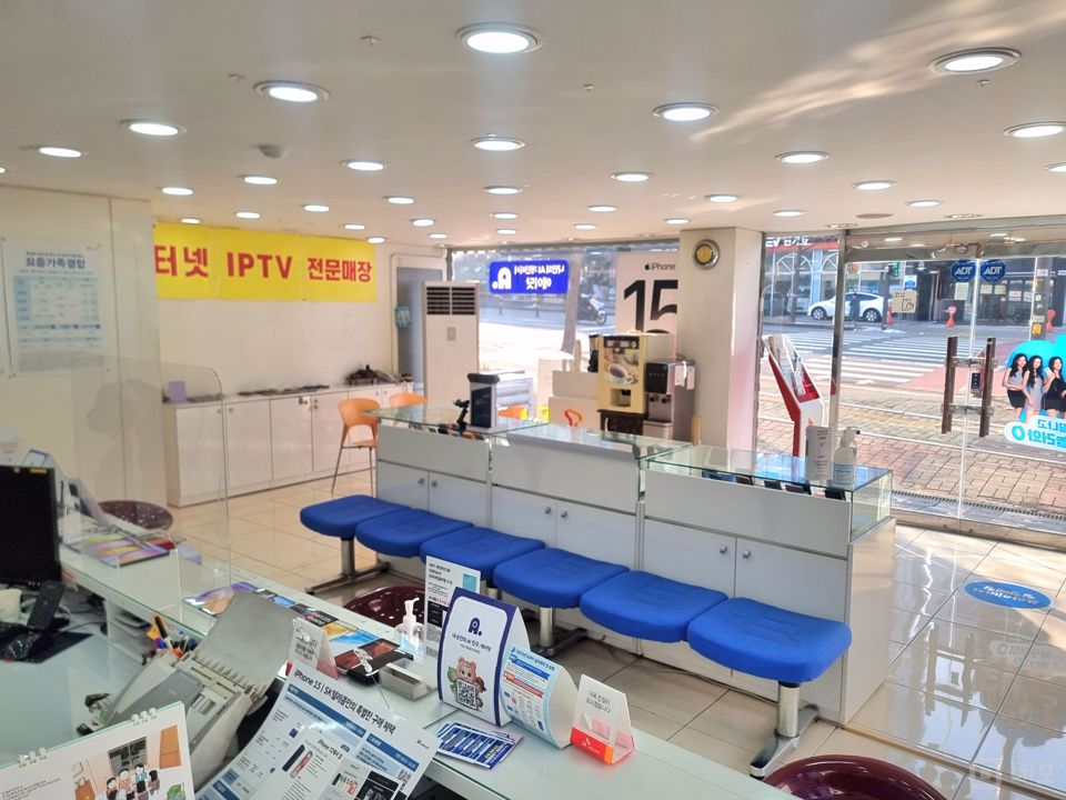 대로변 1층 코너, 주목도 높은 방이동 점포 매물의 1번째 사진