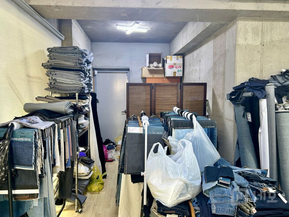 실 12평, 1층, 지정주차 가능, 소규모 사무실, 대리점 등 업종 가능 매물의 7번째 사진