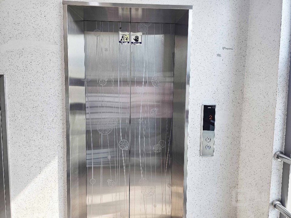 I세븐I 합정역 역세권 높은층고 화이트인테리어 무권리 사무실 매물의 13번째 사진