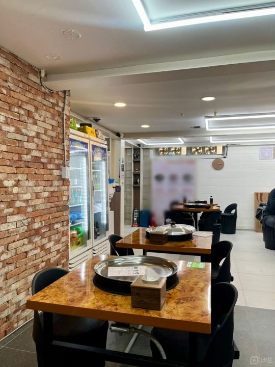 동교동 깔끔한 인테리어 및 시설 닭갈비집 매물의 2번째 사진