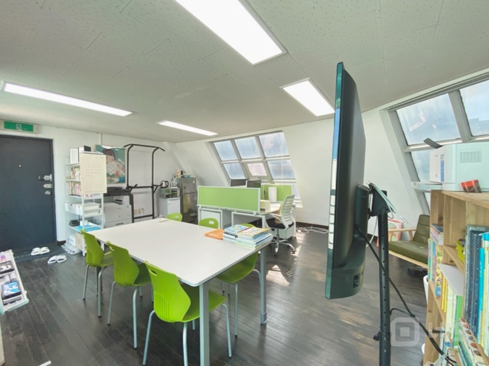 SY 무권리 메세나 폴리스 인근 가성비 좋은 유니크한 사무실 매물의 8번째 사진