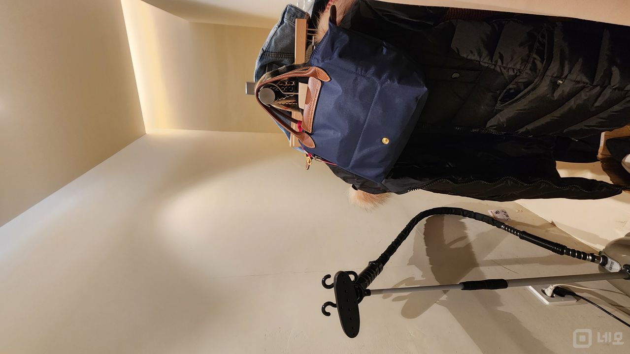 아현동 애오개역 역세권, 깔끔한 인테리어, 단골 많은 여성의류전문점 매물의 4번째 사진