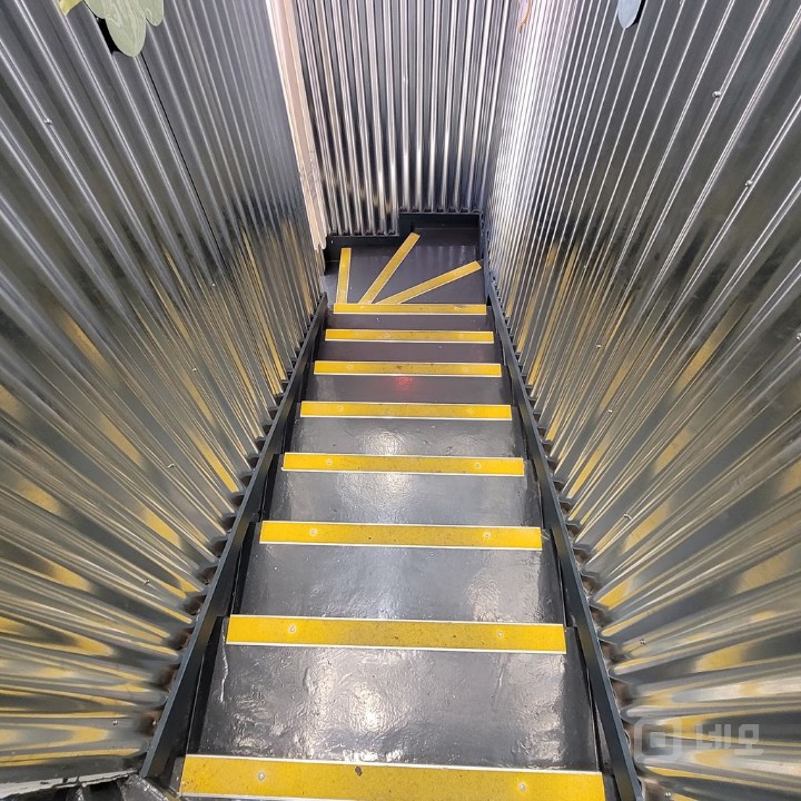 1층 가시성 + 2층 확장성, 건대입구 상권 27평 상가 매물의 7번째 사진