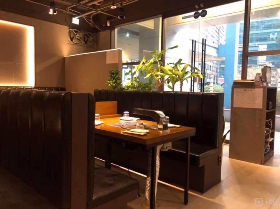 중심 상권, 유동 인구 많은 가산동 1층 상가 매물의 2번째 사진