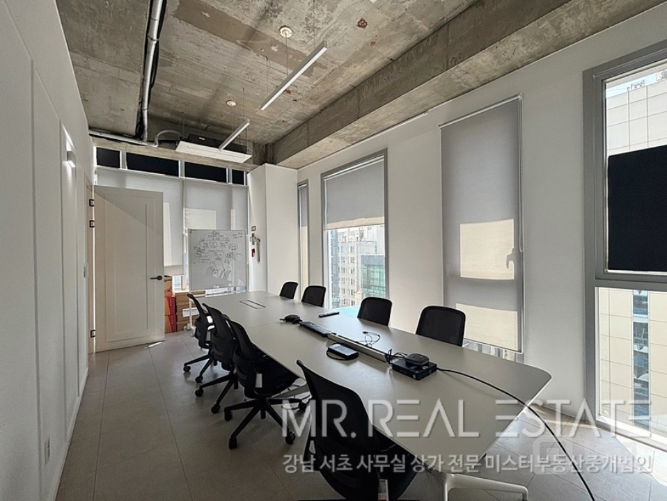 역삼역1분초역세권.인테리어무상인수.주차무료.내외관컨디션ACE 매물의 8번째 사진