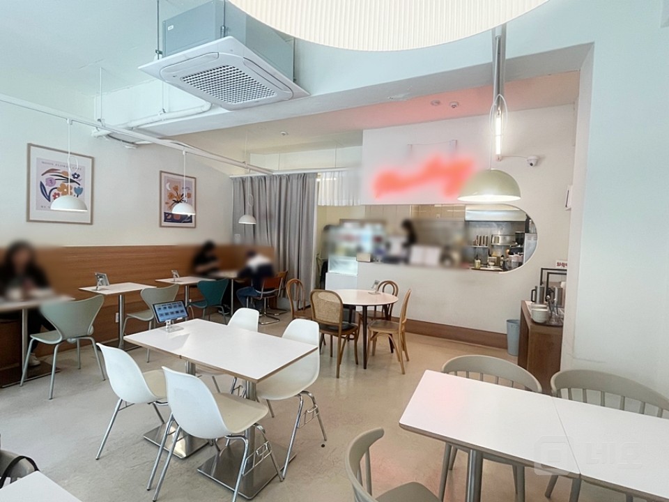 뱅뱅사거리 이면 1층 상가 매물의 4번째 사진