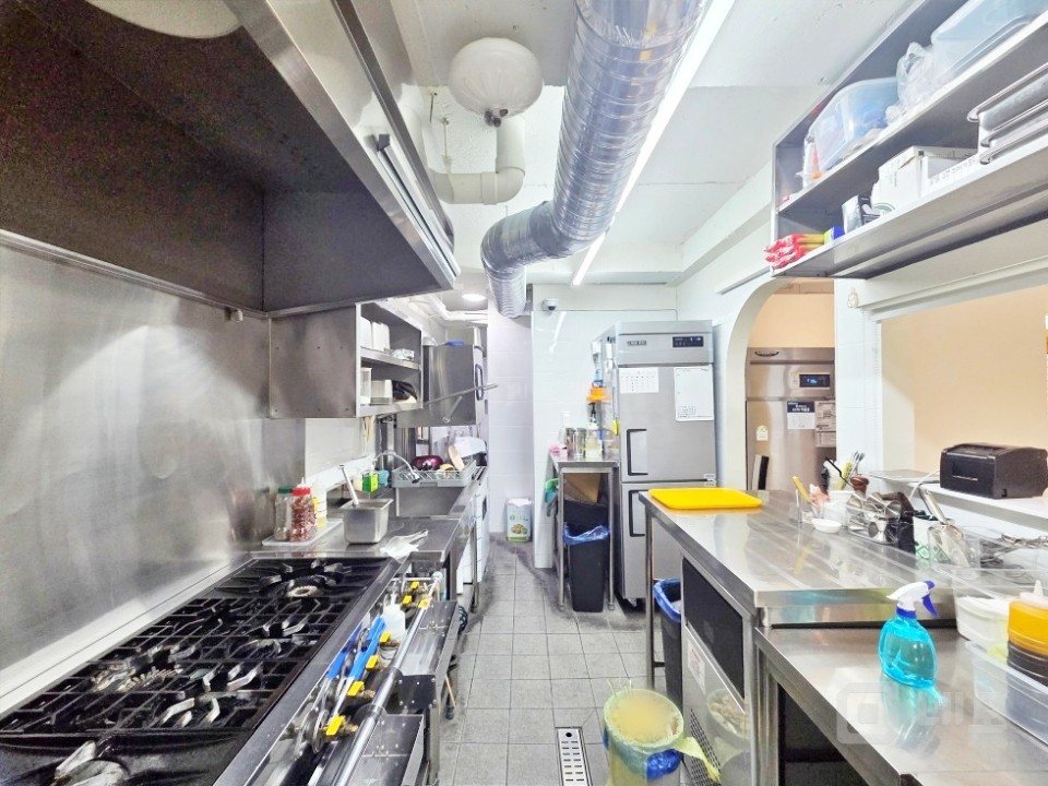 GATE 망원동 망리단길 메인 중심 신축급 건물 2.5층 상가 매물의 11번째 사진