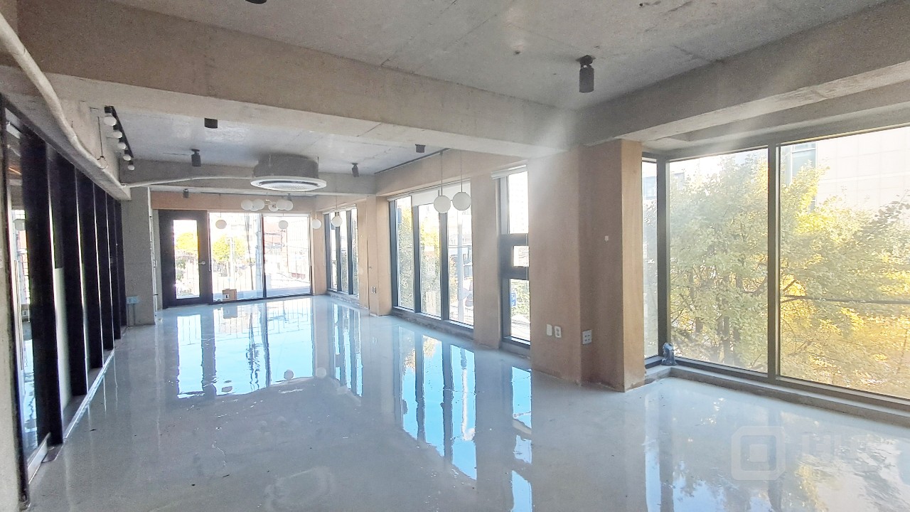 🏢 [서교동 신식 오피스] 깔끔한 3층 사무실 임대✨ 매물의 4번째 사진