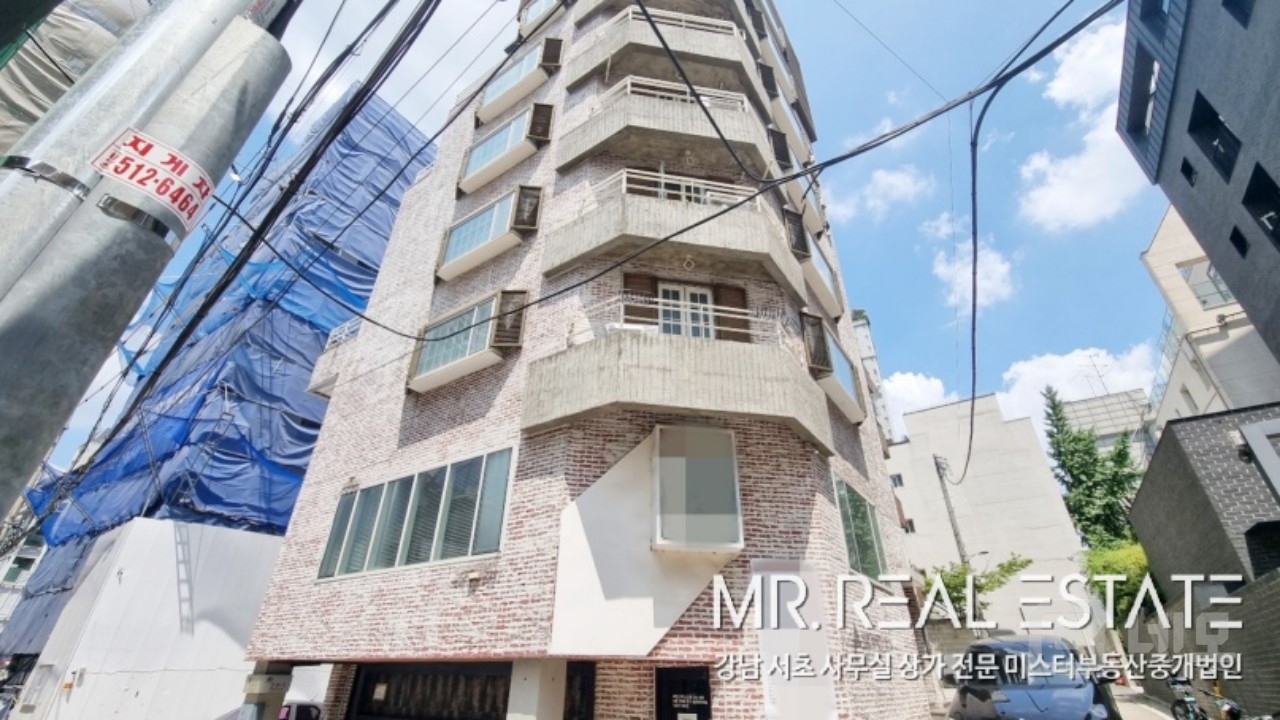 압구정역 인근.3면통창 채광우수.내외관 최상급 인테리어 매물의 9번째 사진