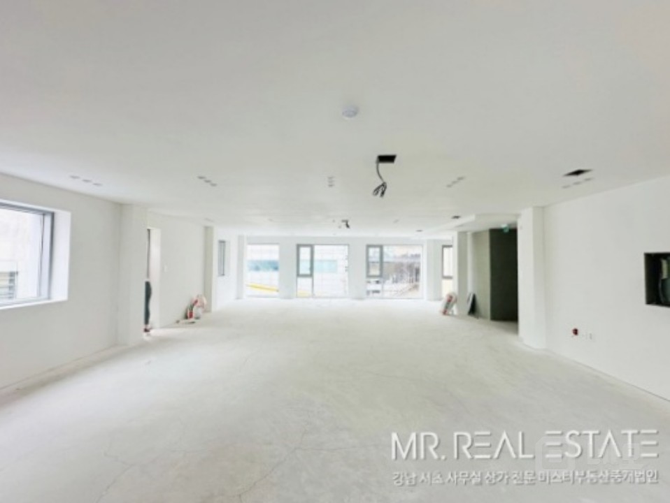 신축컨디션, 리모델링건물, 층당 면적 좋음, 역에서 매우 가까움 매물의 2번째 사진
