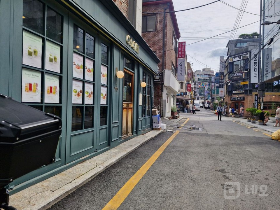 역삼동 핵심상권 1층 상가! 신논현역 인접 · 젊은층 핫플 입지 매물의 5번째 사진