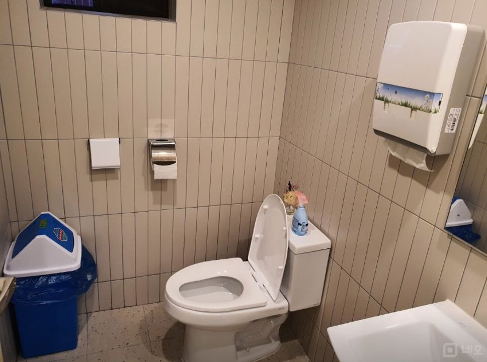 신림동, 녹두거리 대학 및 고시학원 상권 46평 개인 스터디카페 매물의 6번째 사진