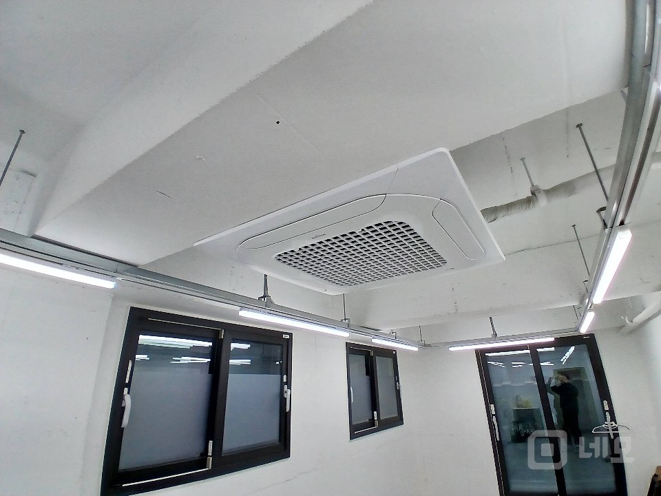 홍대입구역 도보 5분 신축급 1층 사무실 작업실 매물의 11번째 사진