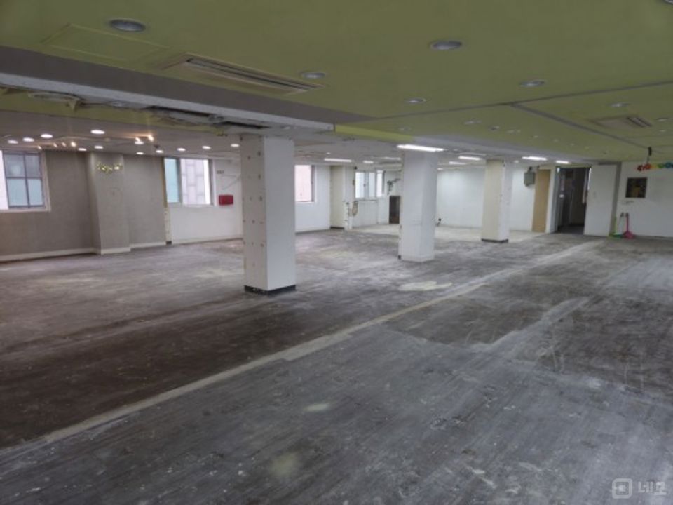 성동구 홍익동 즉시 입주 가능한 4층 사무실 임대 매물의 1번째 사진
