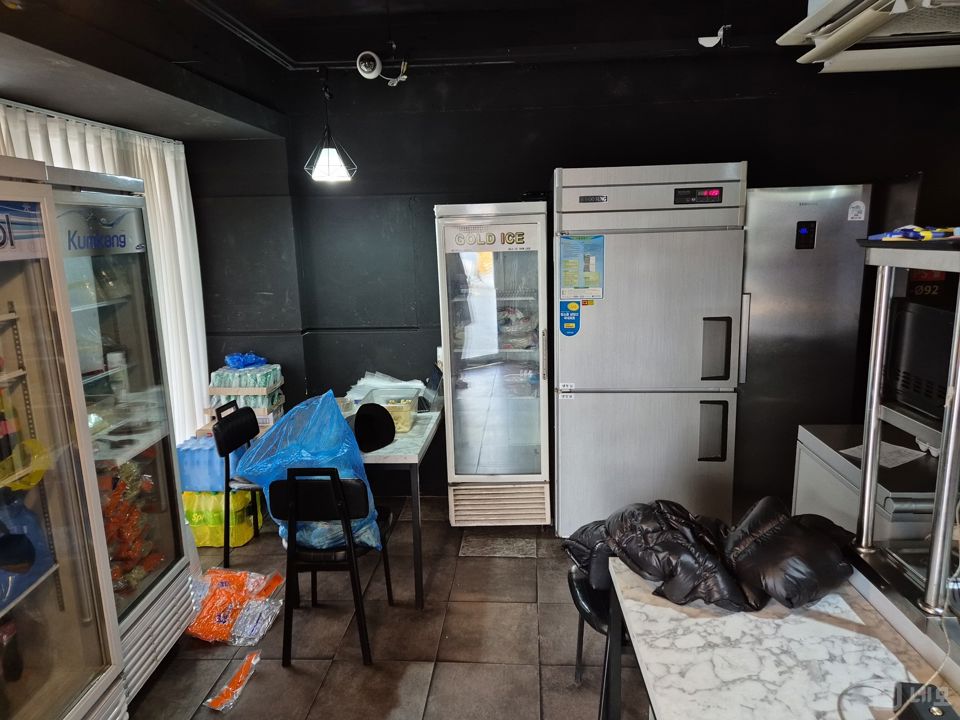 중동 코너 자리에 위치한 음식점 매물의 6번째 사진