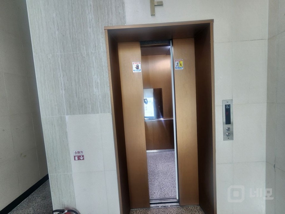 ✅️사무실로 깔끔, 채광 굿 수도 완비 베란다 공간도 충분✅️ 매물의 3번째 사진