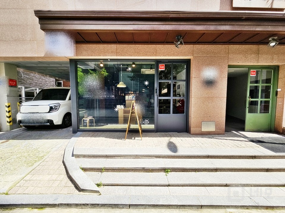 JS 서교동 오피스라인 1층 가성비 좋은 상가임대 매물의 2번째 사진