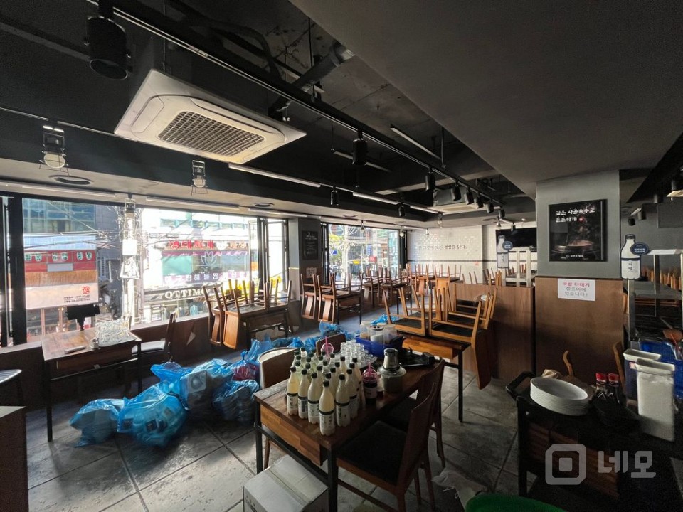 👉 선릉역 핵심 상권, 스타벅스 랜드마크 빌딩 2층! 매물의 3번째 사진