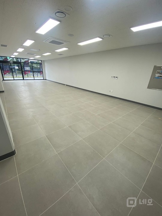 다이소입점된 초역세권 스트리트형 상가 매물의 2번째 사진