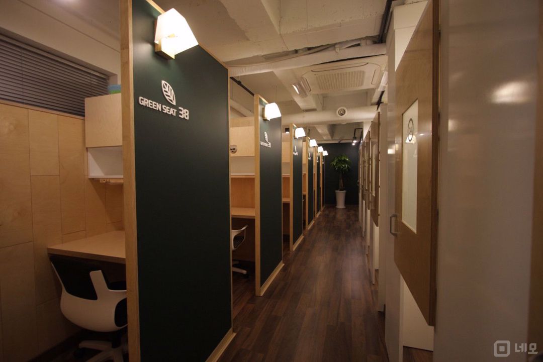 상도역 초역세권, 대로변 위치, 시설, 인테리어 완비된 스터디 카페 매물의 2번째 사진