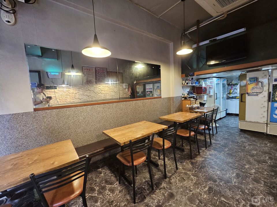 접근성 좋은 대로변 1층, 성수동2가 술집 매물의 2번째 사진