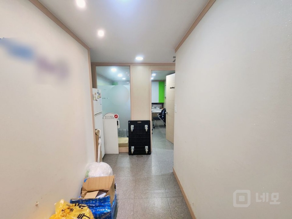 📍압구정역 구분룸+테라스 오피스📍 매물의 8번째 사진