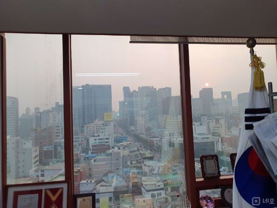 중구에 있는 사무실 임대 매물입니다 매물의 1번째 사진