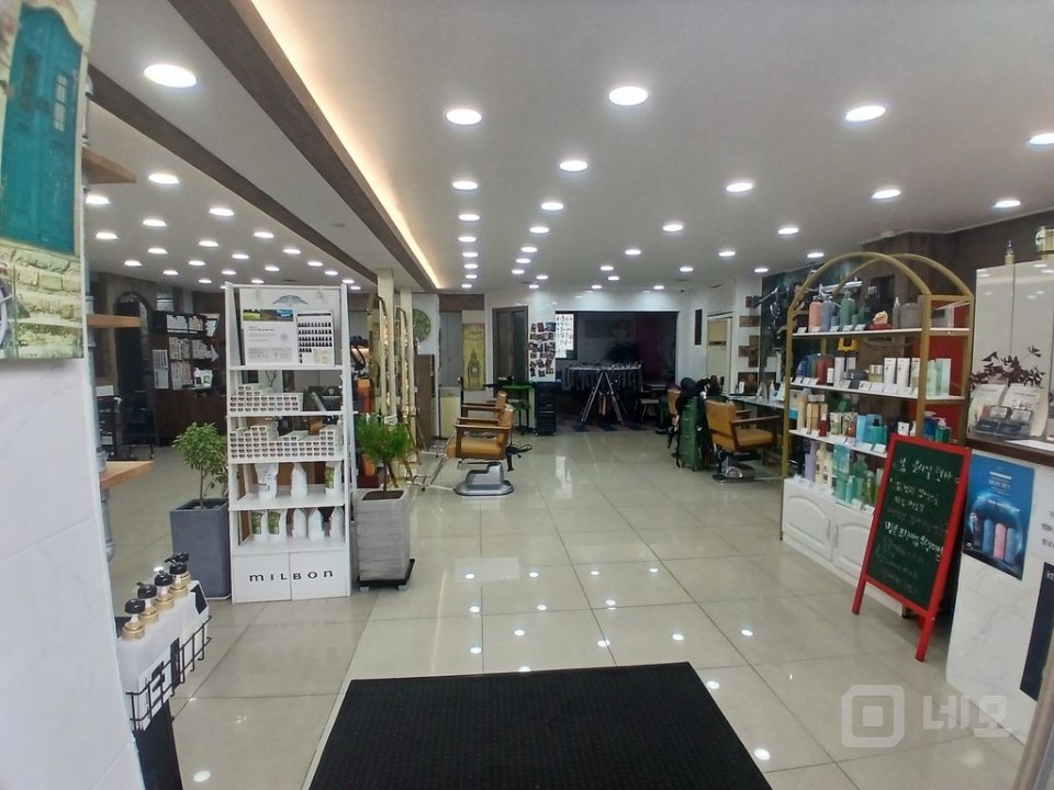 [사동 코너상가] 깔끔한 미용실 양도! 권리금 저렴 / 즉시 입주 가능 매물의 8번째 사진