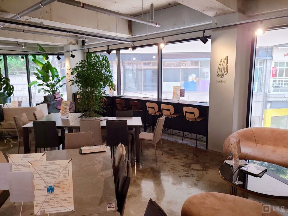 홍대입구역 도보 3분 홍대상권 중심부에 위치 전통차카페 매물의 7번째 사진