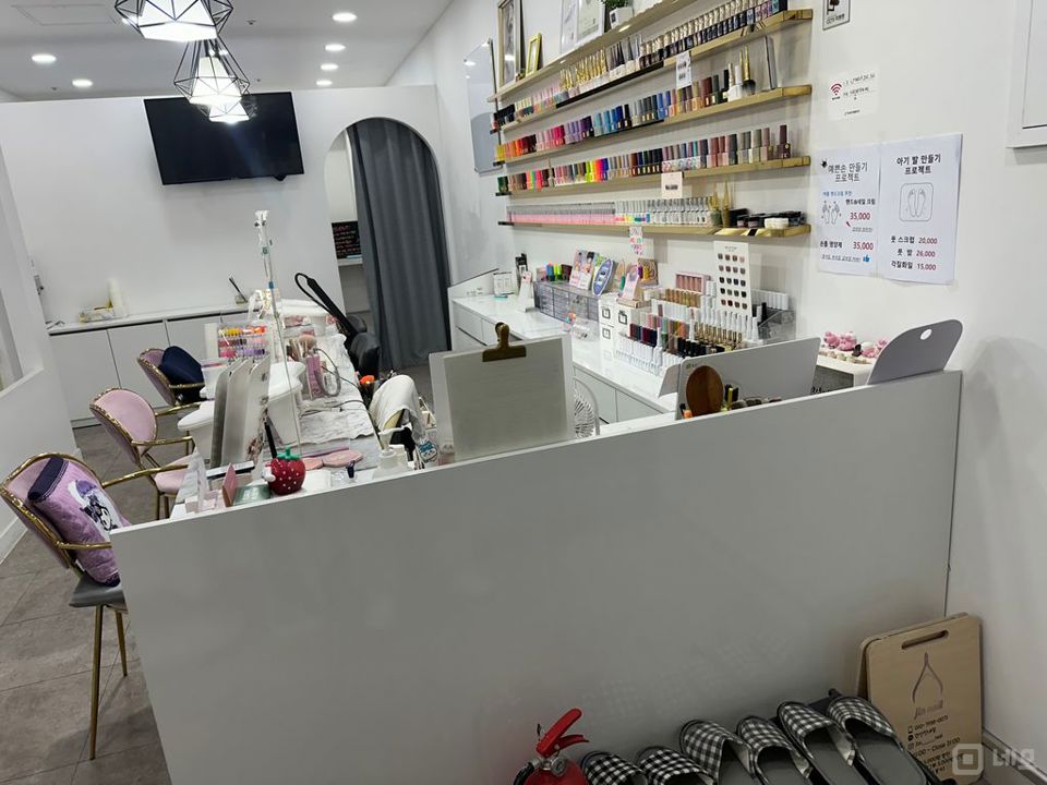 고잔동 번화가에 위치한 뷰티샵 임대 매물의 7번째 사진