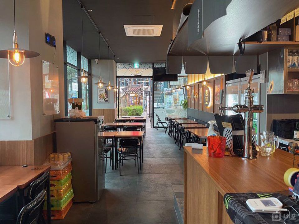 천호동 중심 상권, 시설 집기 완비된 1층 호프집 매물의 4번째 사진