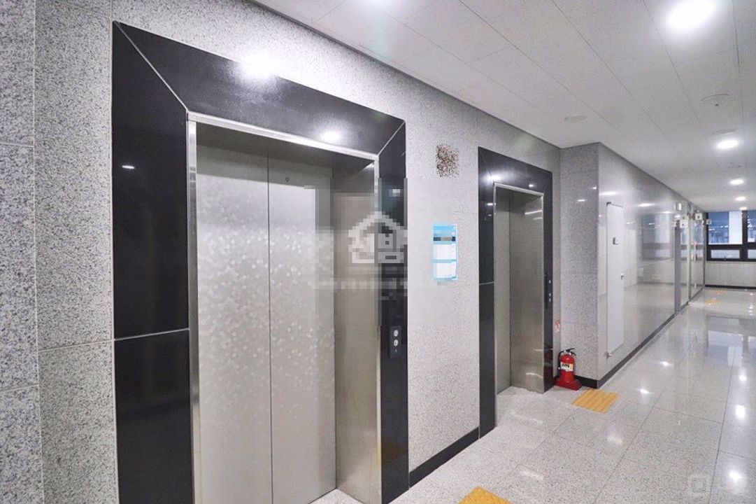 마곡역 초역세권 코너 사무실 매물 저렴하게 바로 입주가능합니다. 매물의 8번째 사진
