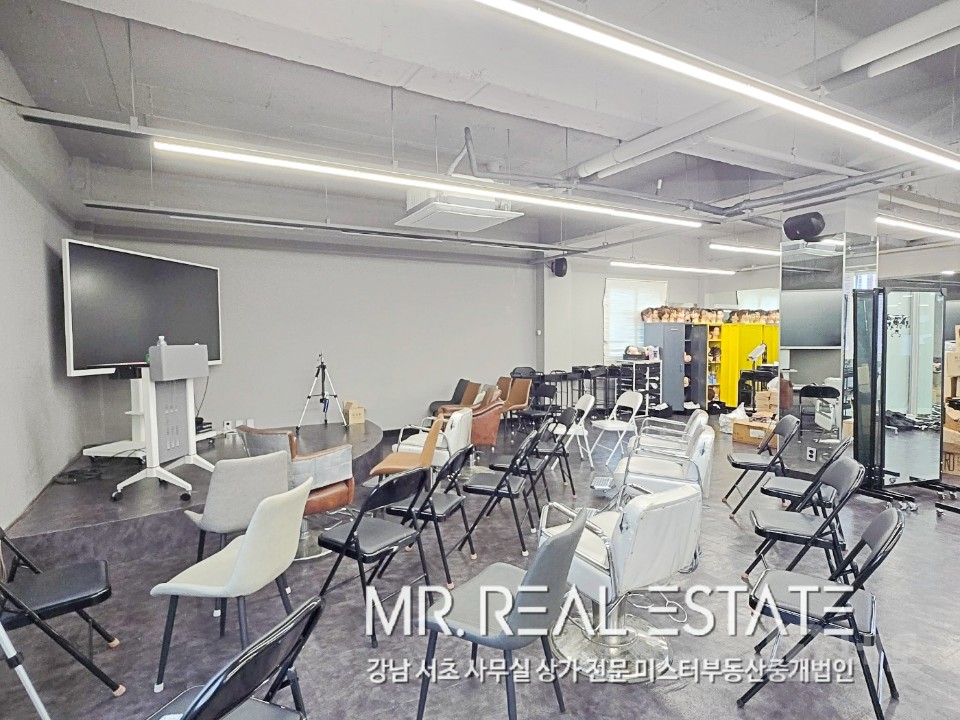 신사역20초.인테리어ACE.주차가능.잠원ACE 매물의 8번째 사진