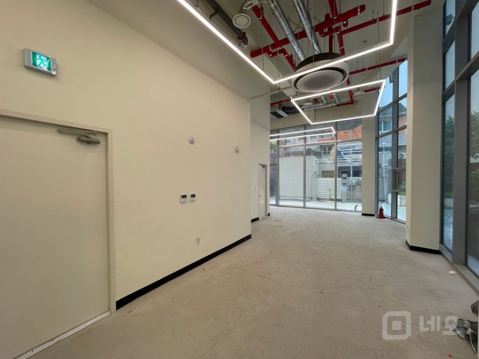 임대료 대폭인하 합니다.. 대로변 무권리 신축 종로구 이화동 1층 상가 매물의 4번째 사진