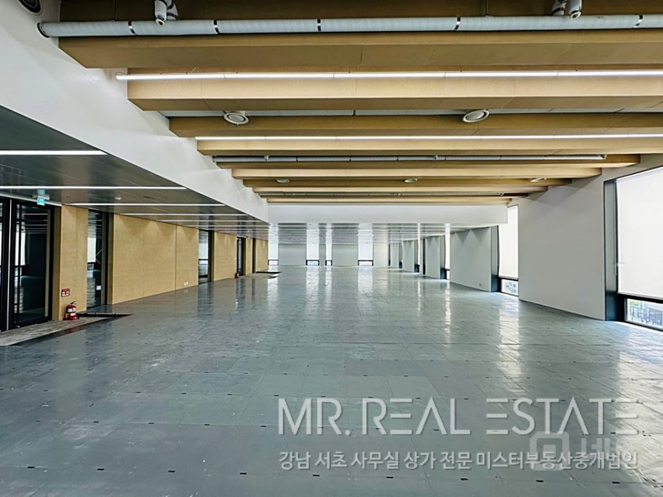 실사진 서초역1분 S급외부내부 자주식주차12대 랜드마크건물 매물의 5번째 사진