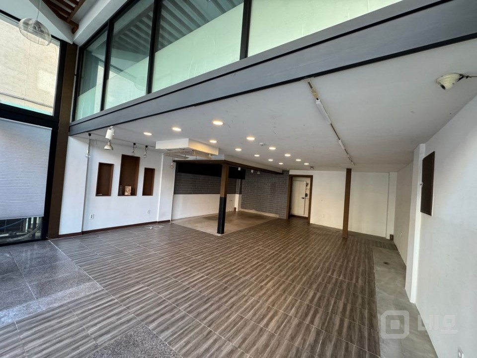 태릉입구역 도보2분 1층 전용넓고 깨끗한 무권리상가 매물의 1번째 사진