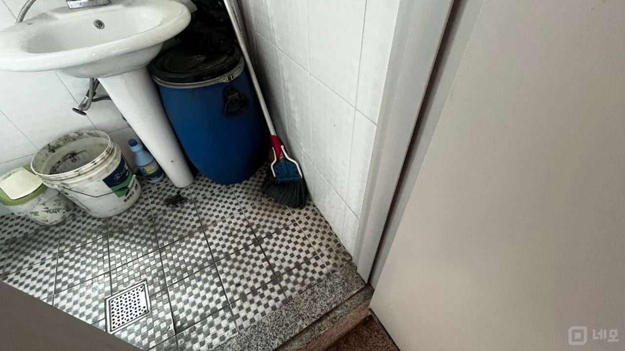 8차선 대로변 1층 상가 입니다. 광고효과 좋습니다. 매물의 14번째 사진