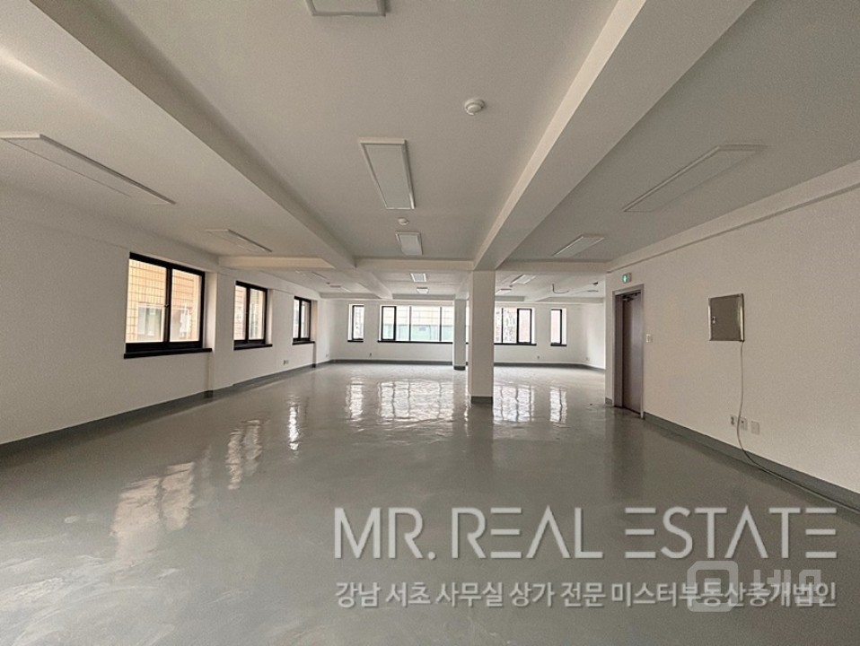 신사역 도보1분.단독층.평수대비저렴ACE사무실 매물의 5번째 사진
