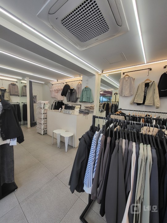 초역세권 버스정류장 바로앞 1층 상가 건물 매물의 4번째 사진