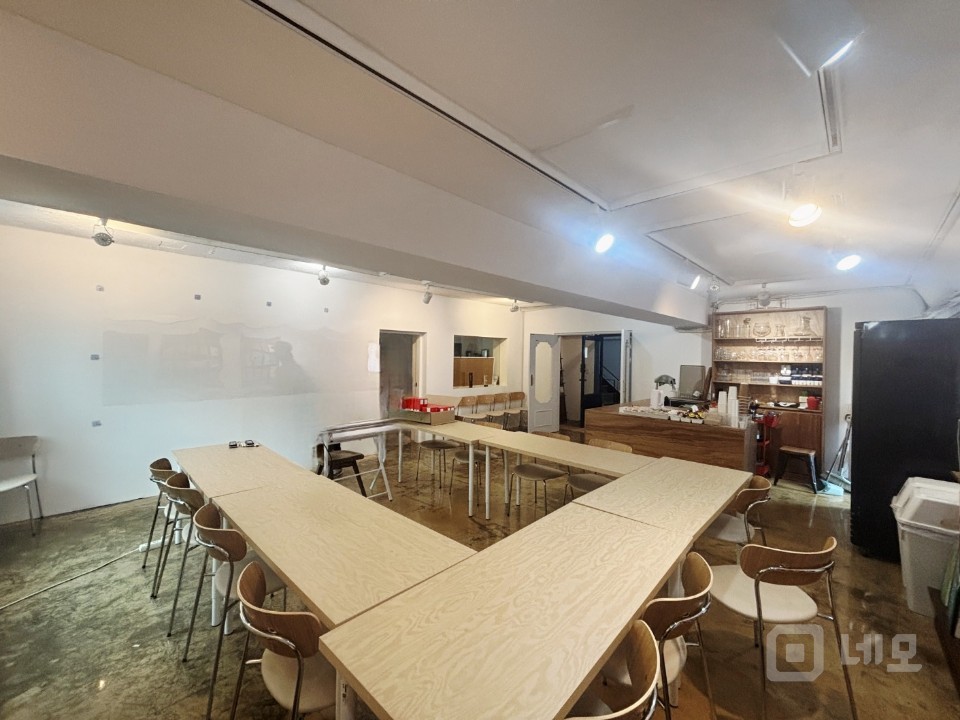 인테리어 굿~! 홍대 와우공원 인근 상가 사무실 매물의 7번째 사진