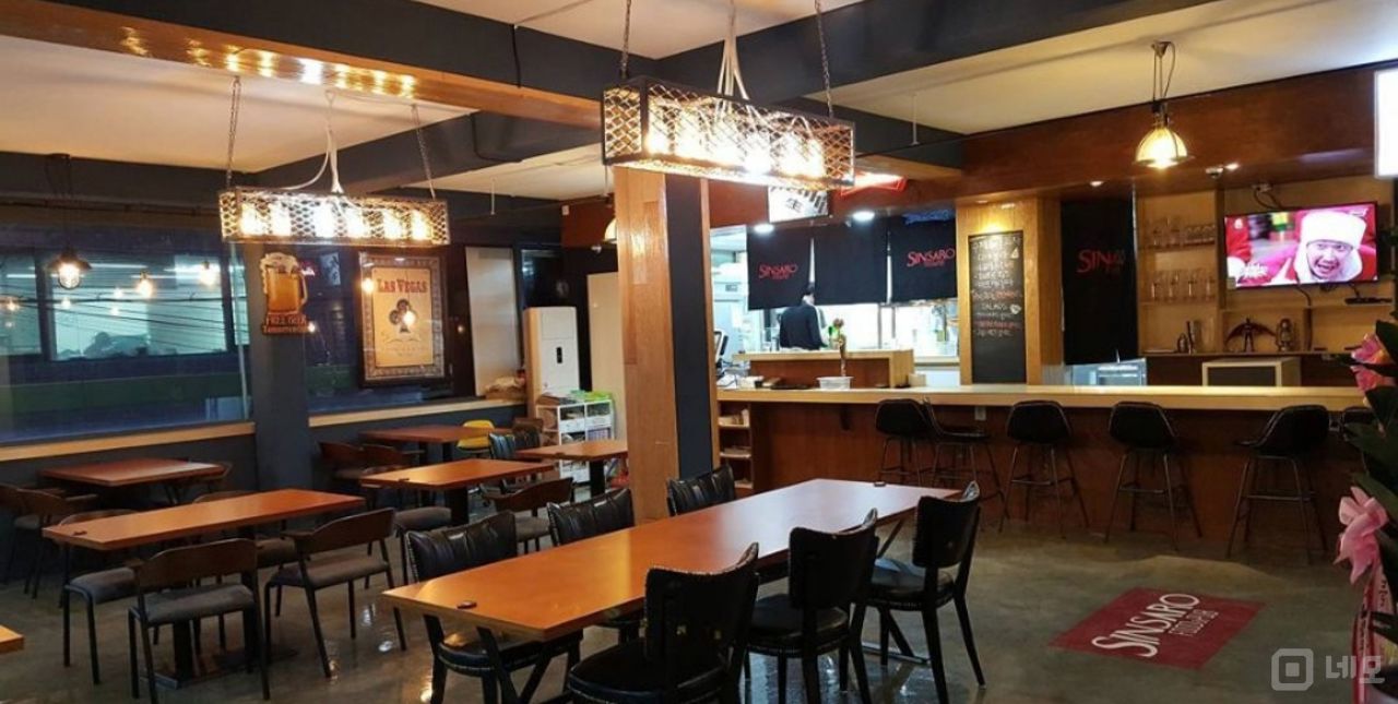 접근성 좋은 대로변, 신사동 2층 술집 매물의 1번째 사진