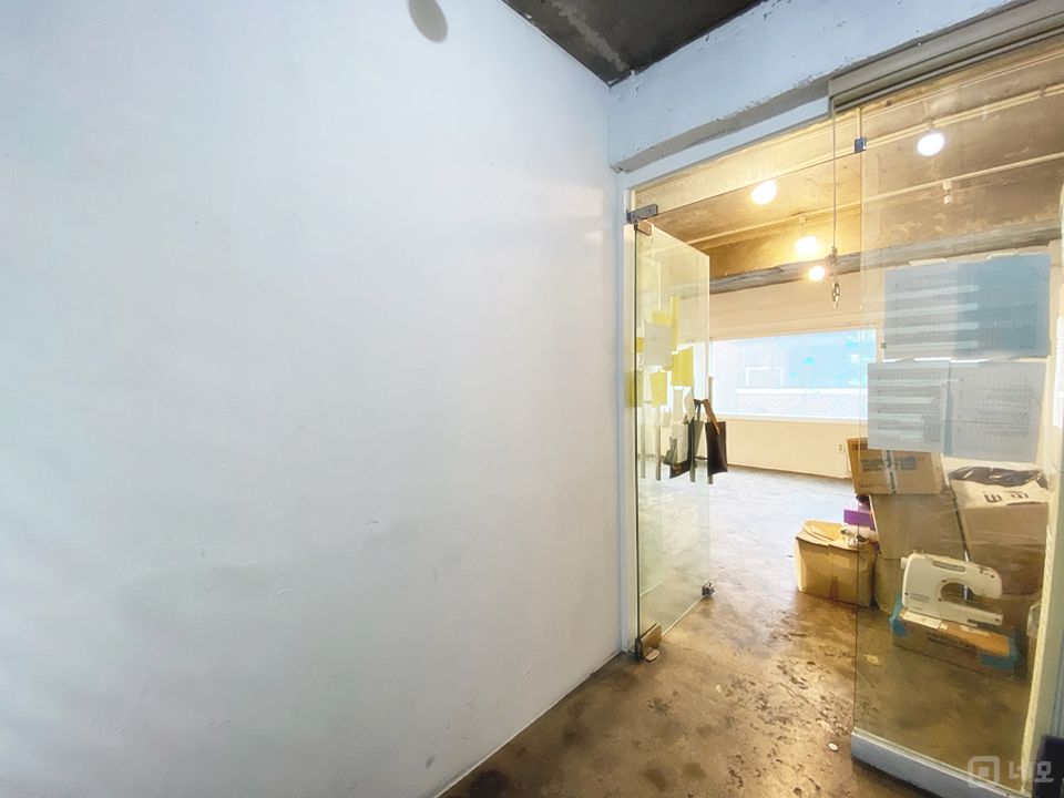 SY ll무권리ll 세련된 내/외부 창고2 채광까지좋은 가성비 사무실 매물의 8번째 사진