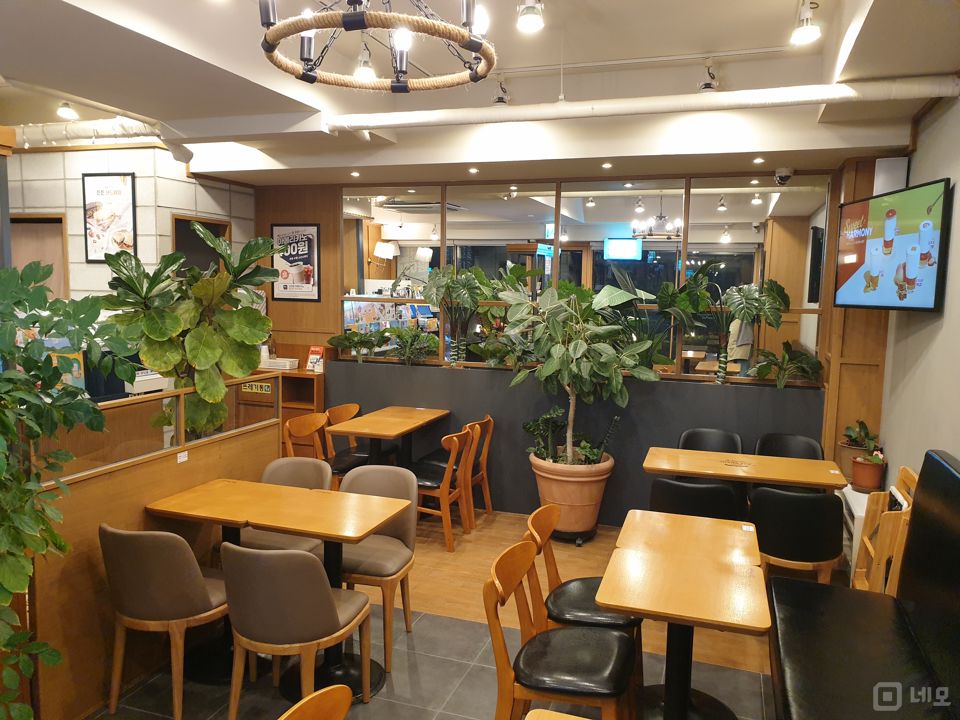 항아리 상권, 배후수요 탄탄한 원동 단지 내 카페 매물의 3번째 사진