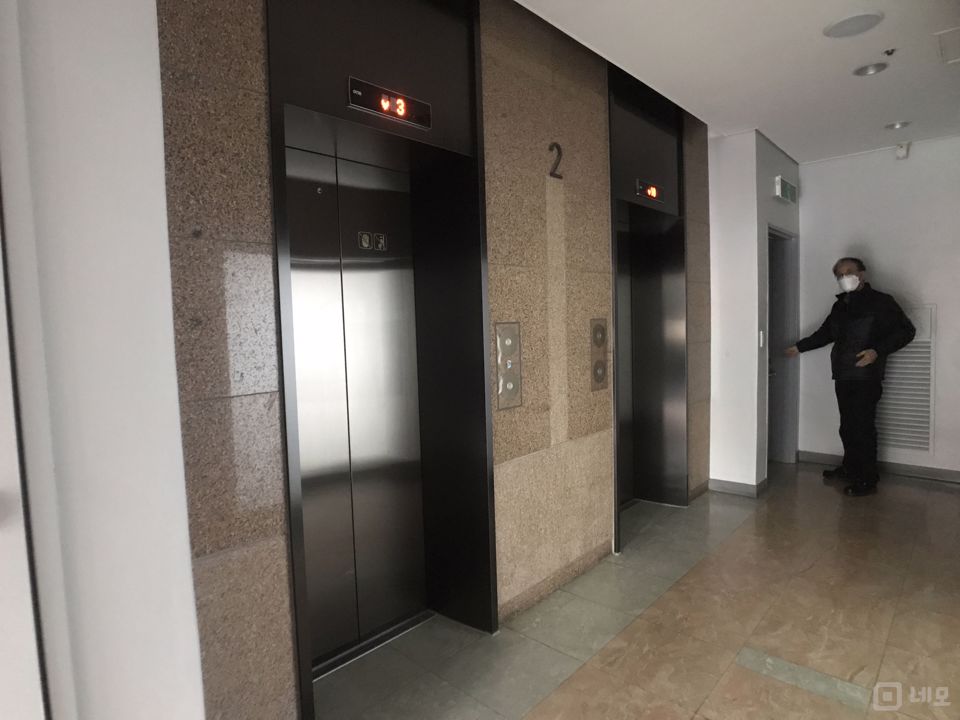 홍대입구역 초역세권 깔끔하고 넓은 사무실 공실 매물의 9번째 사진