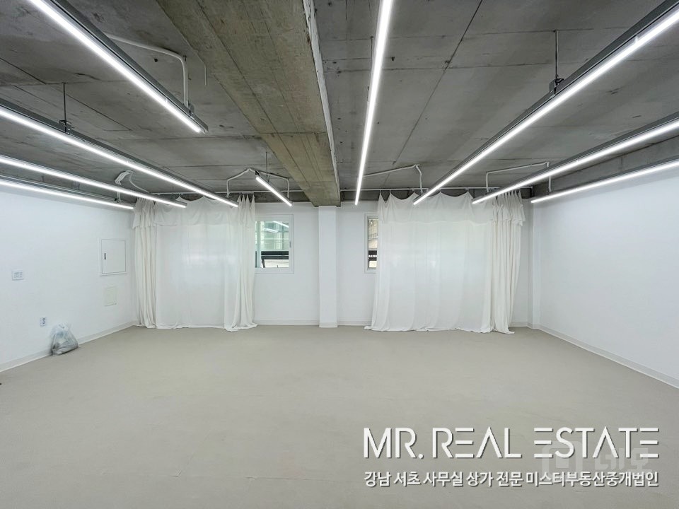 가로수길.화이트톤깔끔한인테리어.압구정인근 매물의 7번째 사진