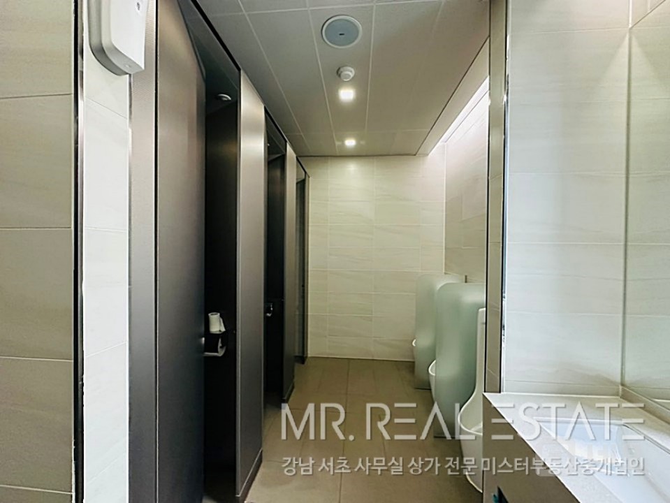 실사진 서초역1분 S급외부내부 자주식주차12대 랜드마크건물 매물의 14번째 사진