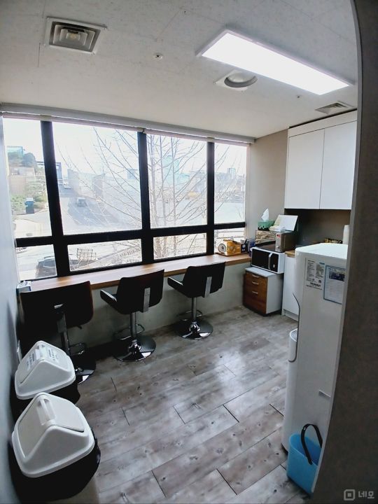 신논현역 도보 5분  250평대의 넓고 깔끔한 사무실입니다 매물의 5번째 사진