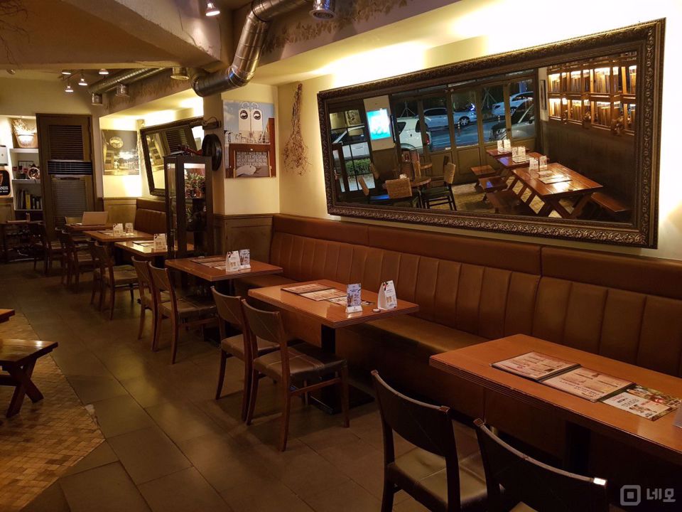 샤로수길, 넓은 면적의 접근성 좋은 봉천동 맥주호프점 매물의 2번째 사진